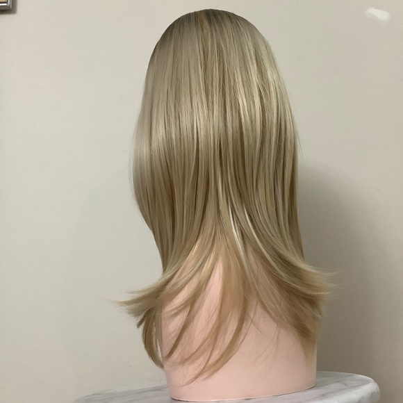 NEW Natural style wig - Picture 4 of 9